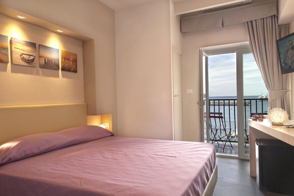 Hotel L'Approdo Porto Azzurro Quarto foto